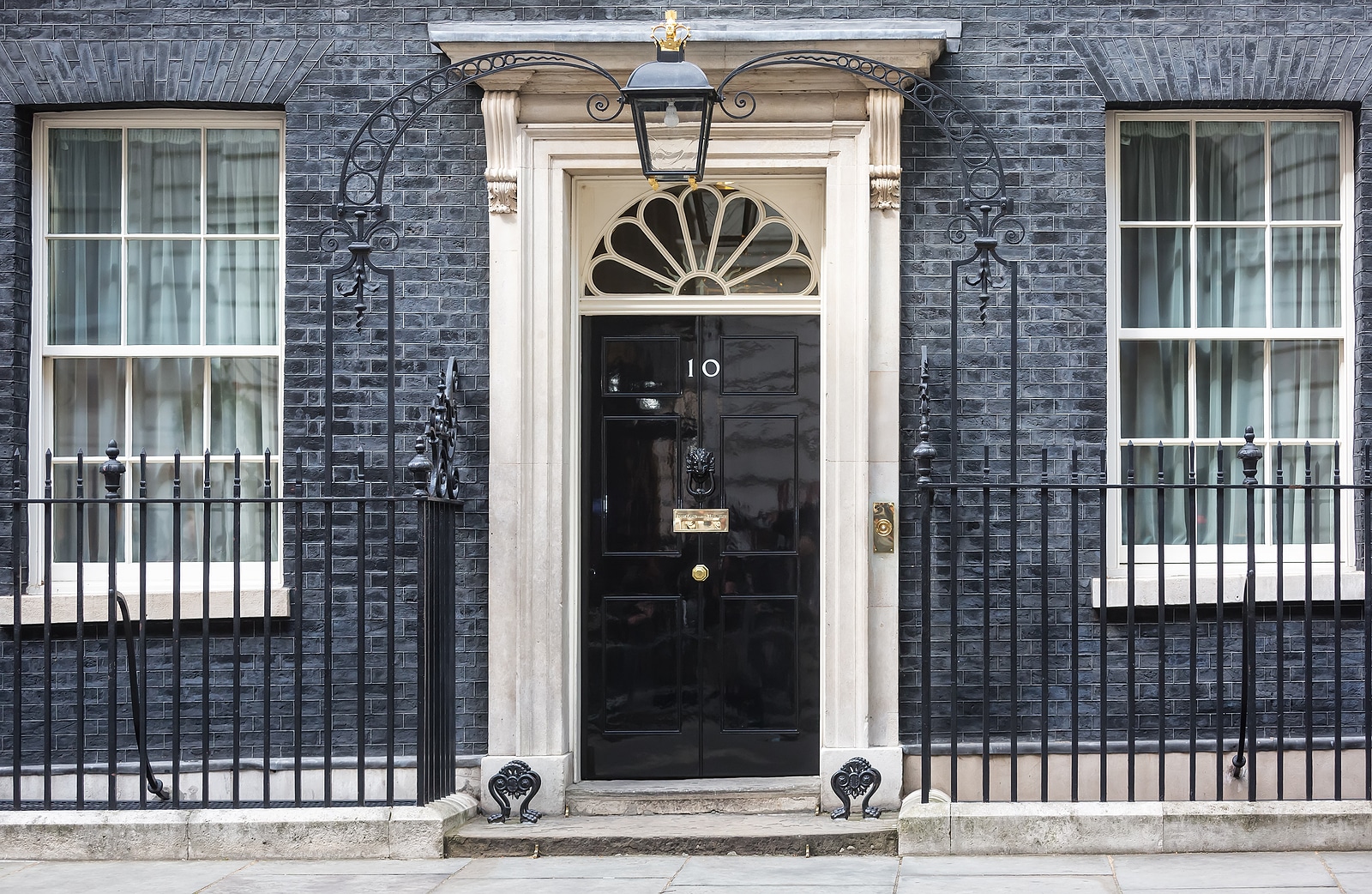 UK Prime Minister Keir Starmer Resigns Following Cabinet Revolt and Andy Burnham’s Westminster Return