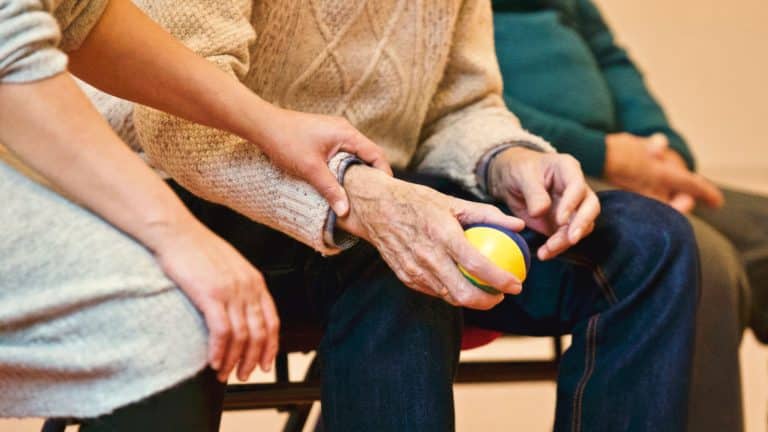 How Nurses Support Emotional And Physical Health In Older Adult